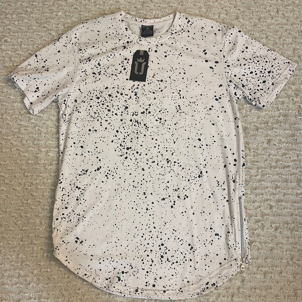 🖤🤍upscale, black and white t-shirt with a zipper on each side, XL